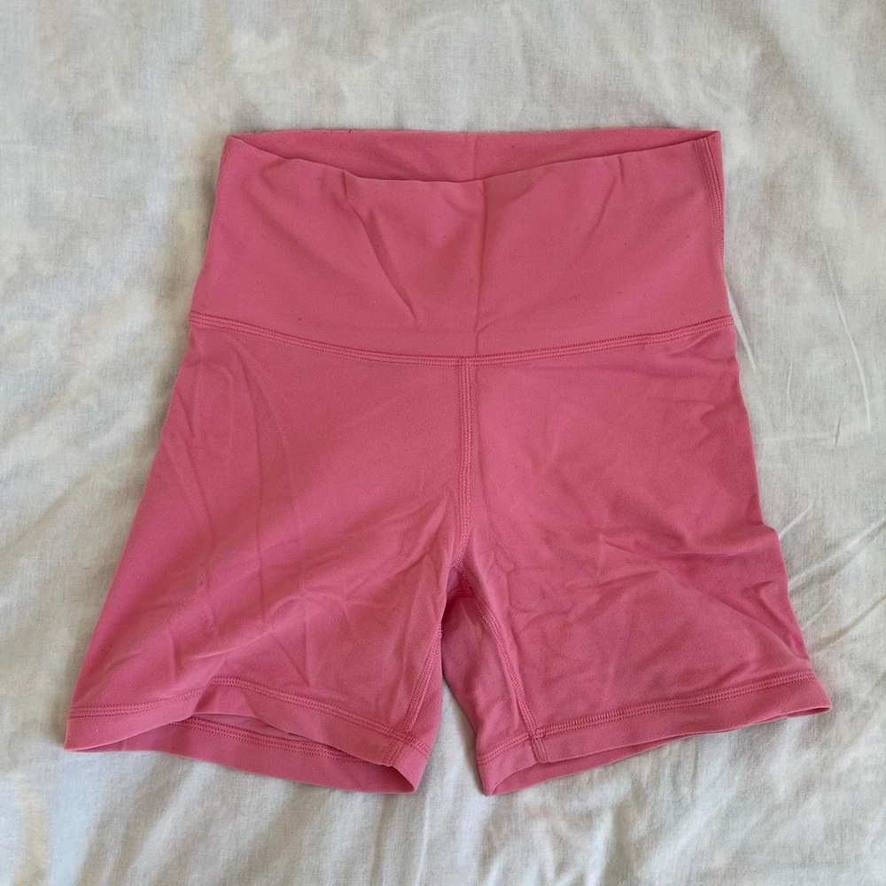 aritzia tna butter 5” hot pink shorts